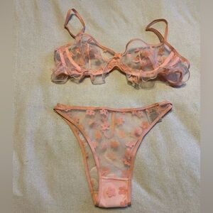 Le Petit Trou lingerie set L/M NWOT